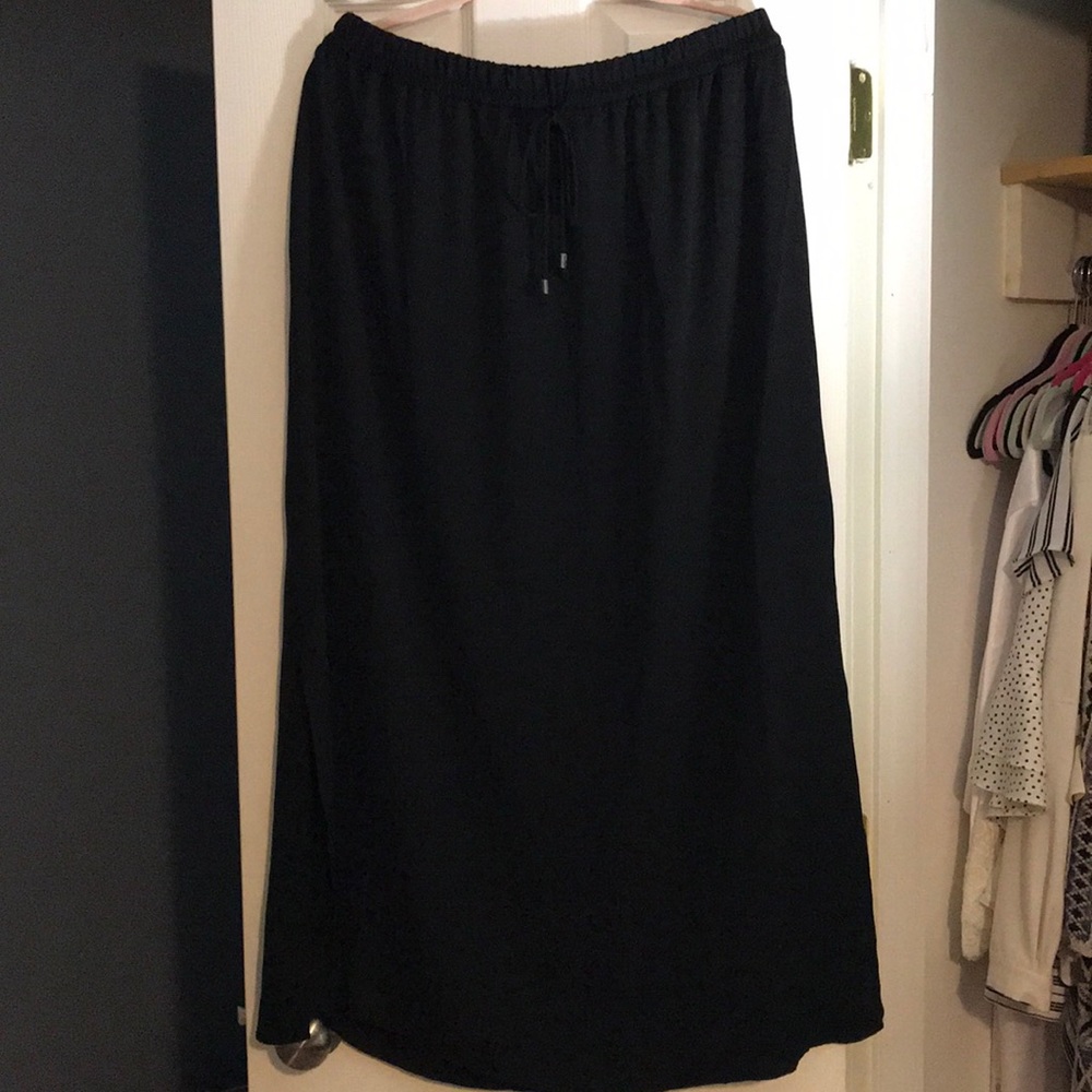Women’s black maxi skirt